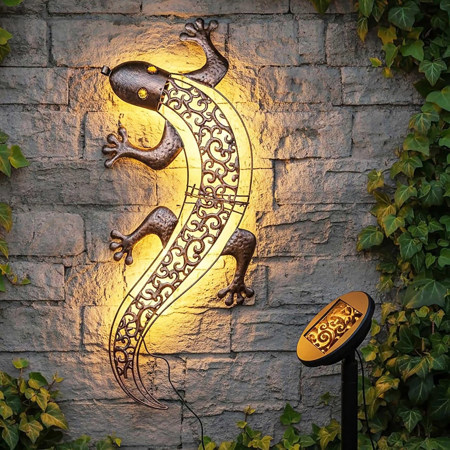 Solar Wall Picture Gecko in Bronze with 10 LEDs and Twilight 69 x 36 cm | Metal Wall Decoration for Outdoor Use Warm White Illuminated Lighting Wall Light Garden Light Decorative Light Mood Light