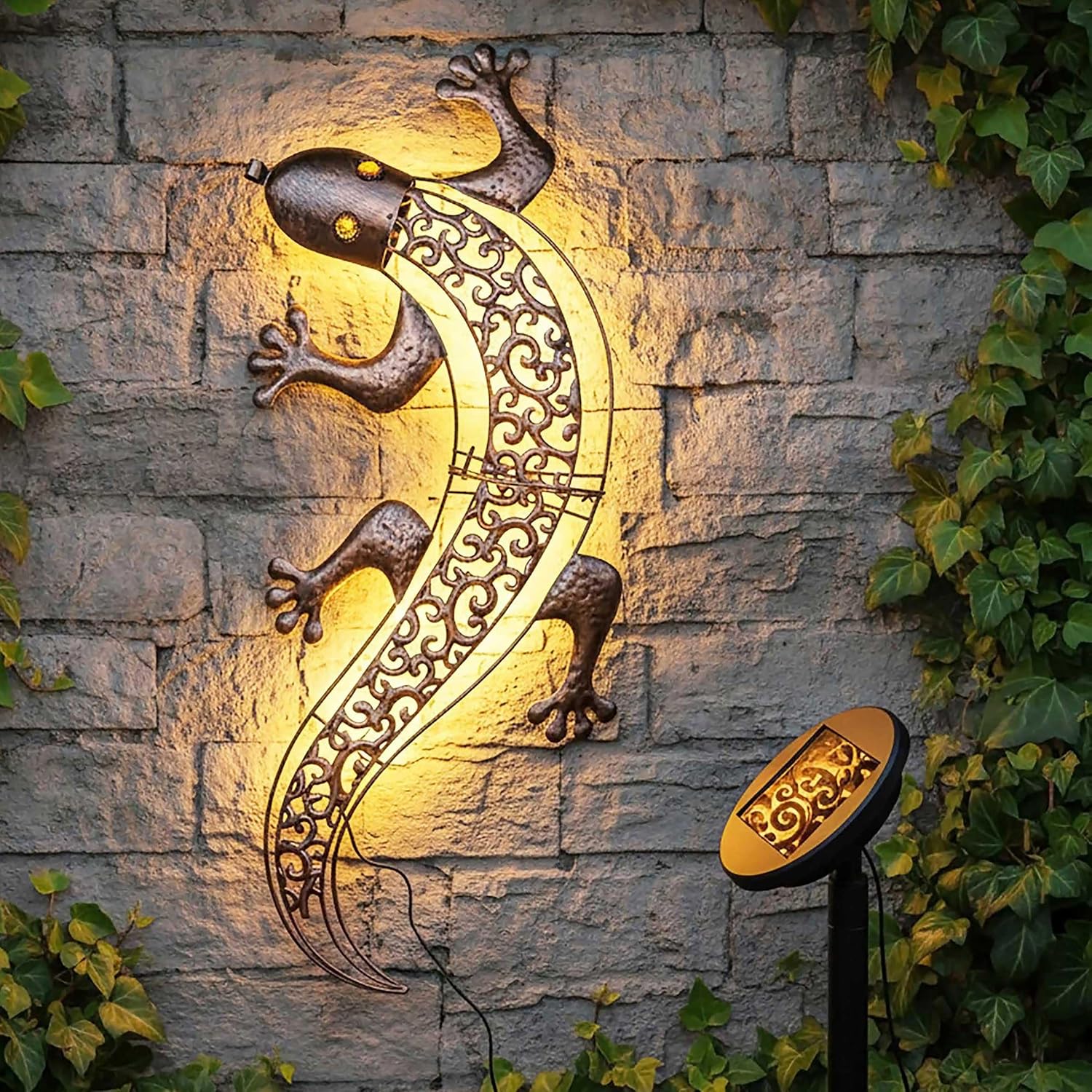 Solar Wall Picture Gecko in Bronze with 10 LEDs and Twilight 69 x 36 cm | Metal Wall Decoration for Outdoor Use Warm White Illuminated Lighting Wall Light Garden Light Decorative Light Mood Light